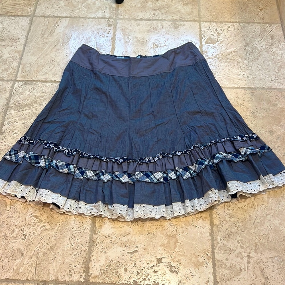 Beautiful peasant denim skirt, size 24
